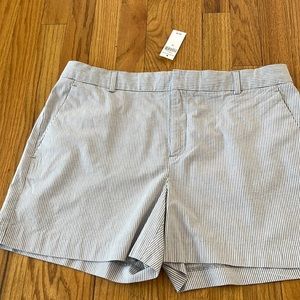 Brand new with tags Banana Republic women’s shorts size 10 seersucker